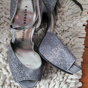 Silvery platform heels